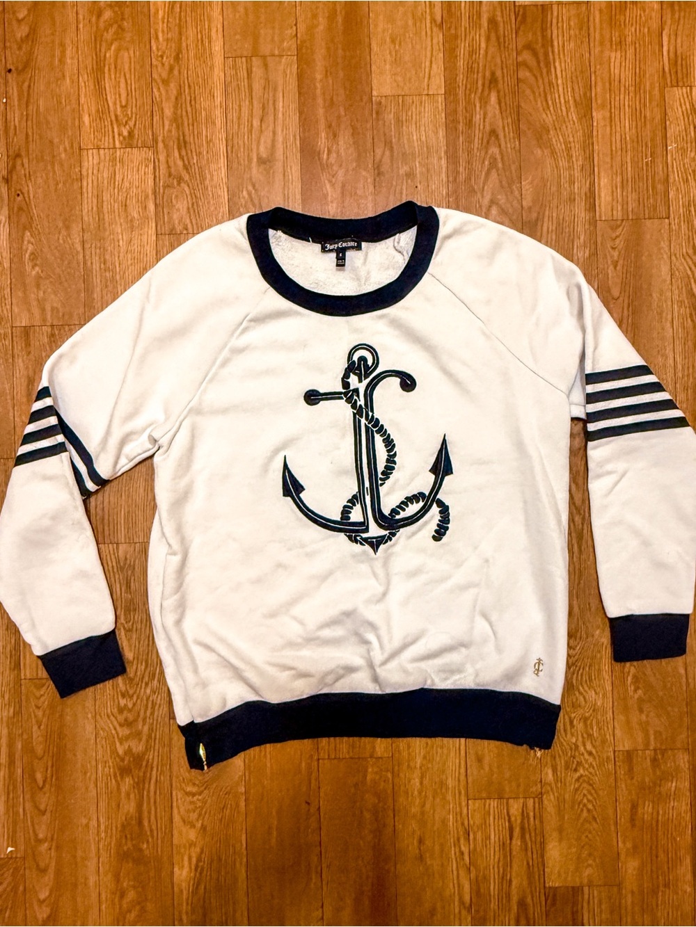 Juicy Couture Anchor Crewneck Sweatshirt Size S - White with Navy Trim